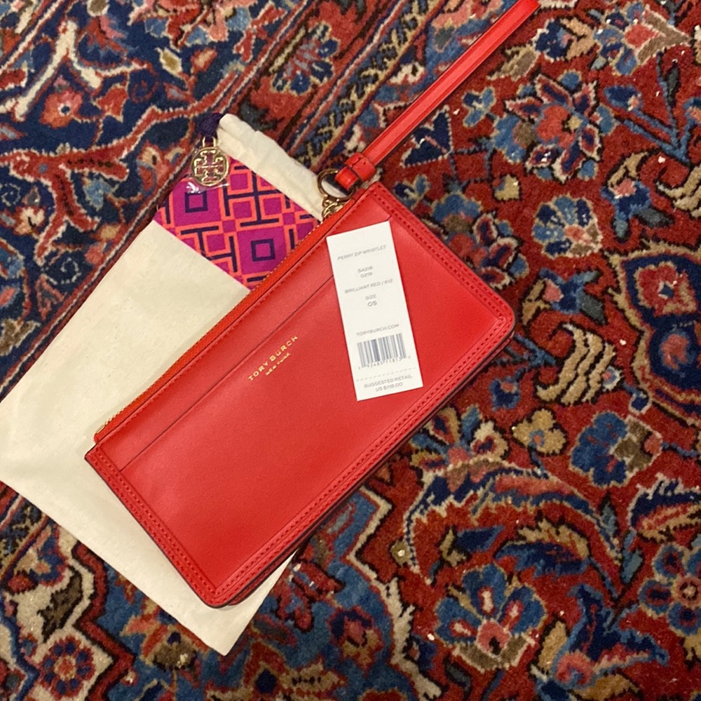 Tory Burch Perry Zip wristlet NWT